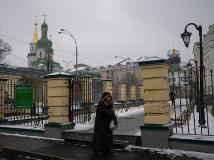 Священник рассказал, кому выгодны гонения на Киево-Печерскую лавру