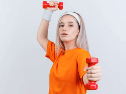 Фитнес-тренер поделился простыми упражнениями, чтобы быстро привести себя в форму