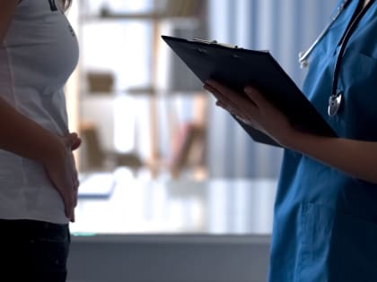 Врач Сосновский назвал неочевидный симптом рака, который нельзя игнорировать