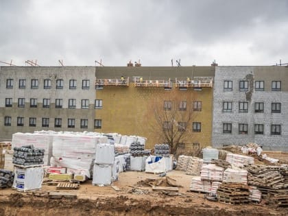 Андрей Иванов: cтроительная готовность поликлиники в поселке Заречье составляет 78%