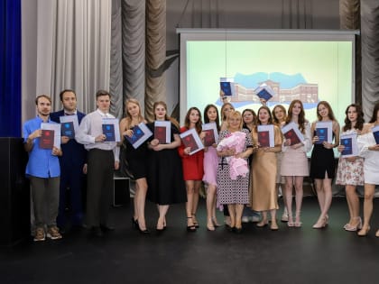 «Выпускники филфака, — люди особенные!»