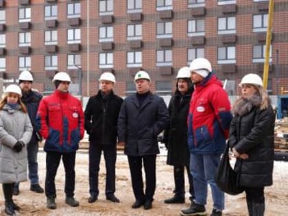 Депутат Мособлдумы Владимир Жук проверил строительство детского сада в мкр Парковый в Котельниках