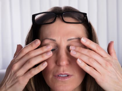 Невролог Калмыкова объяснила, почему перед глазами появляются мушки