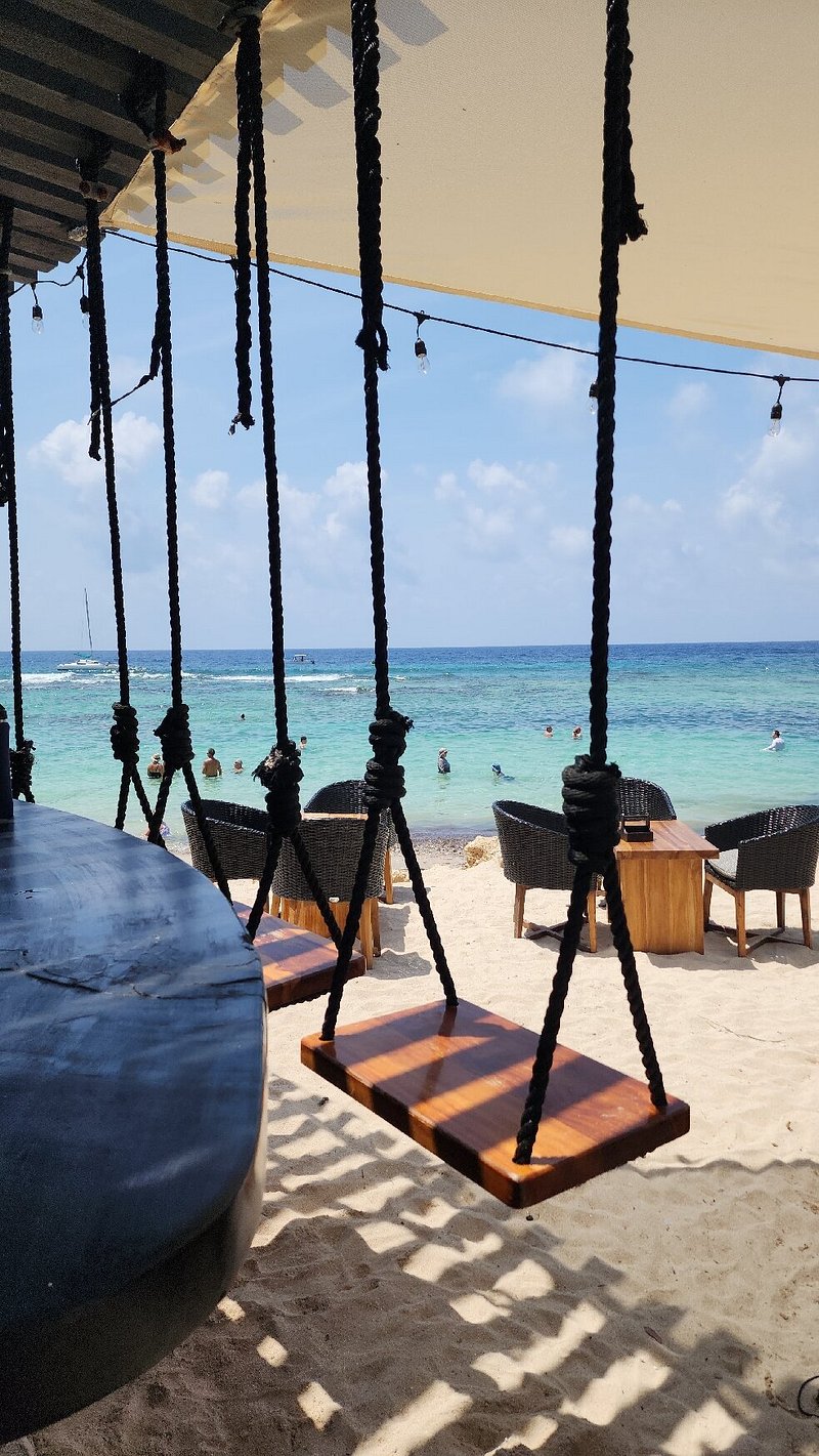 Beach Lounge