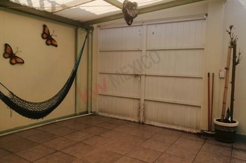 Imagen 5 de Casa en venta en San Mateo Atenco, Santa Elena, a 2 cuadras de Paseo Tollocan.