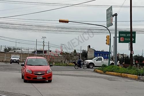 Imagen 5 de EXCELENTE TERRENO EN ESQUINA DOS FRENTES A 5 MINUTOS DE PASEO TOLLOCAN Y A UNOS PASOS DE LA ZONA IND