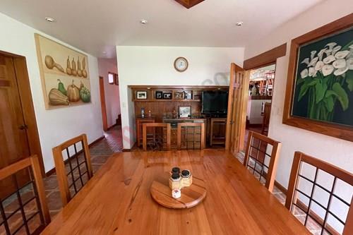Imagen 4 de Lujosa residencia en venta en el fraccionamiento club de golf San Carlos, Metepec