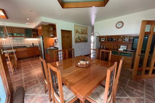 Imagen 5 de Lujosa residencia en venta en el fraccionamiento club de golf San Carlos, Metepec