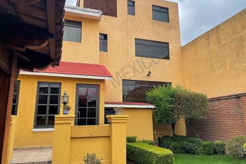 Imagen 23 de SE VENDE AMPLIA CASA RODEADA DE ÁREAS VERDES EN ZONA PRIVILEGIADA EN LA VIRGEN, METEPEC, ESTADO DE M