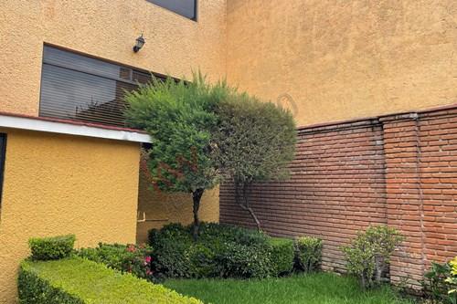 Imagen 22 de SE VENDE AMPLIA CASA RODEADA DE ÁREAS VERDES EN ZONA PRIVILEGIADA EN LA VIRGEN, METEPEC, ESTADO DE M