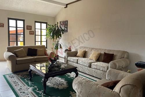 Imagen 5 de SE VENDE AMPLIA CASA RODEADA DE ÁREAS VERDES EN ZONA PRIVILEGIADA EN LA VIRGEN, METEPEC, ESTADO DE M