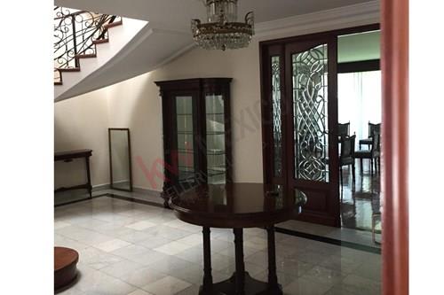 Imagen 6 de CASA EN VENTA EN METEPEC, FRACCIONAMIENTO SAN CARLOS, CALLE DE SANTA TERESA CON VISTA AL FAIRWAY.