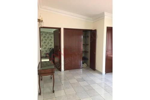 Imagen 18 de CASA EN VENTA EN METEPEC, FRACCIONAMIENTO SAN CARLOS, CALLE DE SANTA TERESA CON VISTA AL FAIRWAY.
