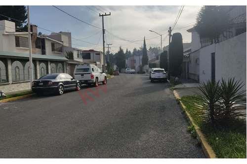 Imagen 10 de CASA EN VENTA EN METEPEC, EN EL CLUB DE GOLF SAN CARLOS, A ESTRENAR