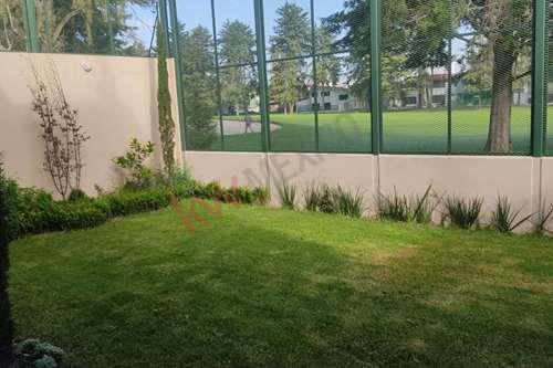 Imagen 4 de CASA EN VENTA EN METEPEC, EN EL CLUB DE GOLF SAN CARLOS, A ESTRENAR