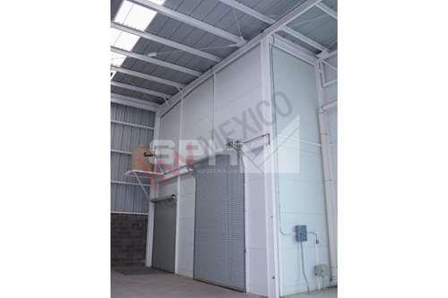 Imagen 3 de Nave industrial nueva en venta en Querétaro, frente a la Alameda
