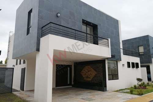 Imagen 2 de Casa en Venta Nueva, diseñada para familias modernas en Metepec, Estado de México