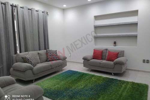 Imagen 2 de VENTA DE CASA EN RESIDENCIAL LA LOMA - JUNTO AL CLUB DE GOLF LOS ENCINOS - LERMA