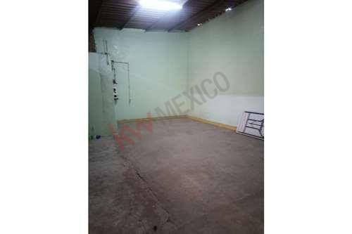 Imagen 17 de SE VENDE CASA HABITACION DE DOS NIVELES,LOCL COMERCIAL Y SALON FAMILIAR EN TOLUCA CENTRO