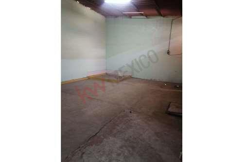 Imagen 18 de SE VENDE CASA HABITACION DE DOS NIVELES,LOCL COMERCIAL Y SALON FAMILIAR EN TOLUCA CENTRO
