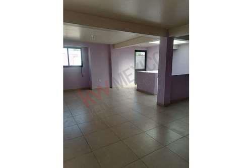 Imagen 9 de SE VENDE CASA HABITACION DE DOS NIVELES,LOCL COMERCIAL Y SALON FAMILIAR EN TOLUCA CENTRO