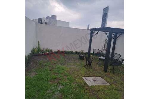 Imagen 15 de AMPLIA, BONITA CASA EN VENTA EN ZONA ESTRATEGICA TOLUCA Y ZINACANTEPEC