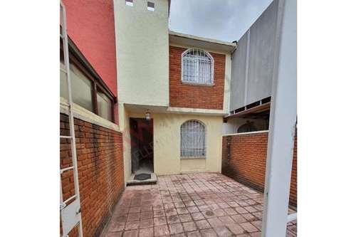 Imagen 2 de Casa en venta Fraccionamiento “El Porvenir”, Zinacantepec, México.