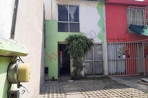 Casa en venta en desarrollo Villas del Sol Ecatepec, Estado de México