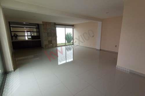 Imagen 12 de Casa nueva de 3 niveles en venta en fraccionamiento sobre Av Estado de México