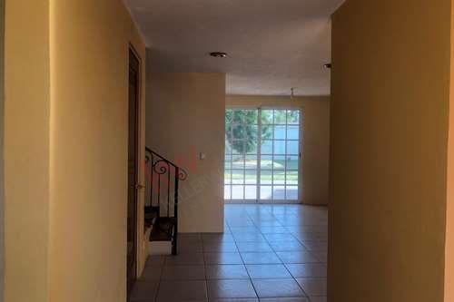 Imagen 8 de CASA CON AMPLIO JARDÍN Y HERMOSA VISTA EN LA CONCEPCIÓN COATIPAC, CALIMAYA