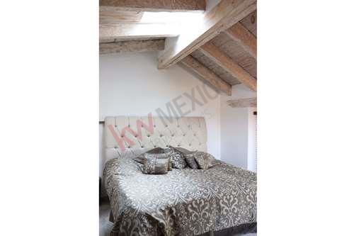 Imagen 30 de Hermosa casa en venta en Valle de Bravo, ideal para recién casados, o para familia pequeña.