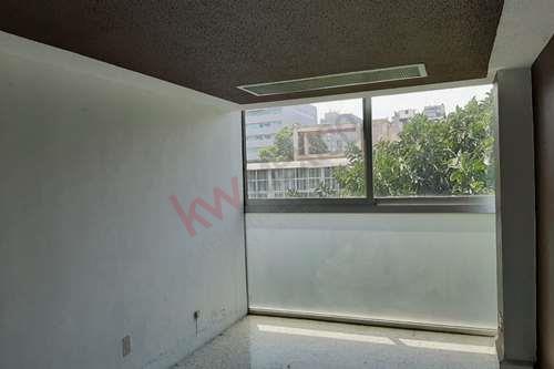 Imagen 11 de Renta de oficina 33 m2, recién remodelada muy bien ubicada en Colonia Roma Sur, calle Taxco en 3er p