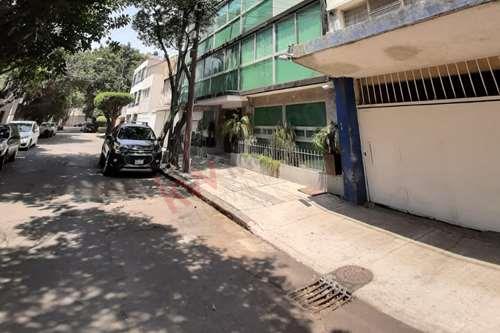 Imagen 17 de Renta de oficina 33 m2, recién remodelada muy bien ubicada en Colonia Roma Sur, calle Taxco en 3er p