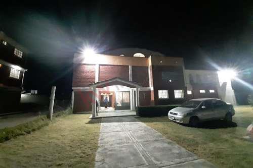 Imagen 3 de Propiedad en venta, construcción adaptable como bodega o taller, cerca de Calzada del Pacífico