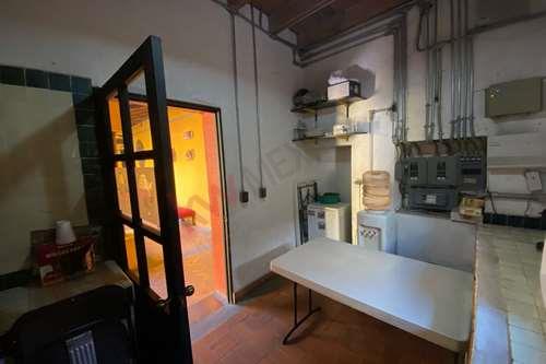 Imagen 7 de Inmueble en venta para oficinas en Barrio de San Miguel a 2 minutos del centro de Metepec