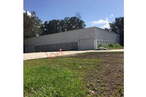 Imagen 18 de Excelente bodega comercial de 1,500 metros2. 600 metros2 de oficina y 6000 metros2 de terreno, en re