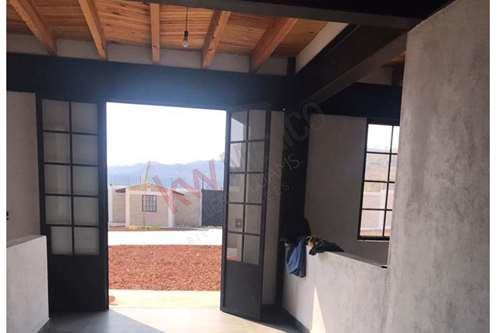 Imagen 14 de Excelente bodega comercial de 1,500 metros2. 600 metros2 de oficina y 6000 metros2 de terreno, en re