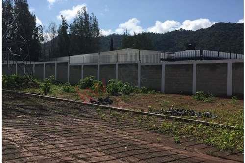 Imagen 15 de Excelente bodega comercial de 1,500 metros2. 600 metros2 de oficina y 6000 metros2 de terreno, en re