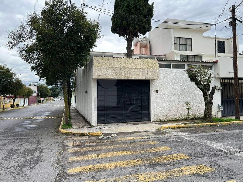 Casa sola en venta en Morelos 1a Sección / Toluca (México).