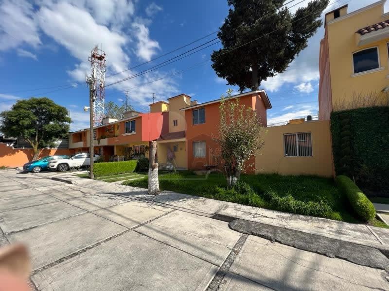 Imagen 2 de Casa en condominio en venta en Santa Ana Tlapaltitlán, Toluca, México