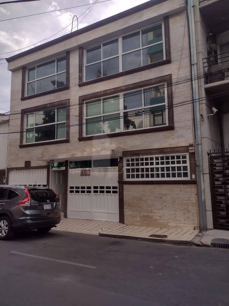 Se vende casa con magnífica ubicación en Ciudad de los Deportes, Benito Juárez