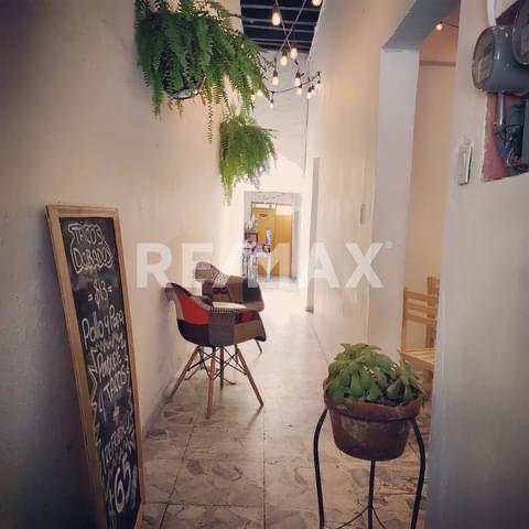 Imagen 2 de CASA - COMERCIAL EN RENTA