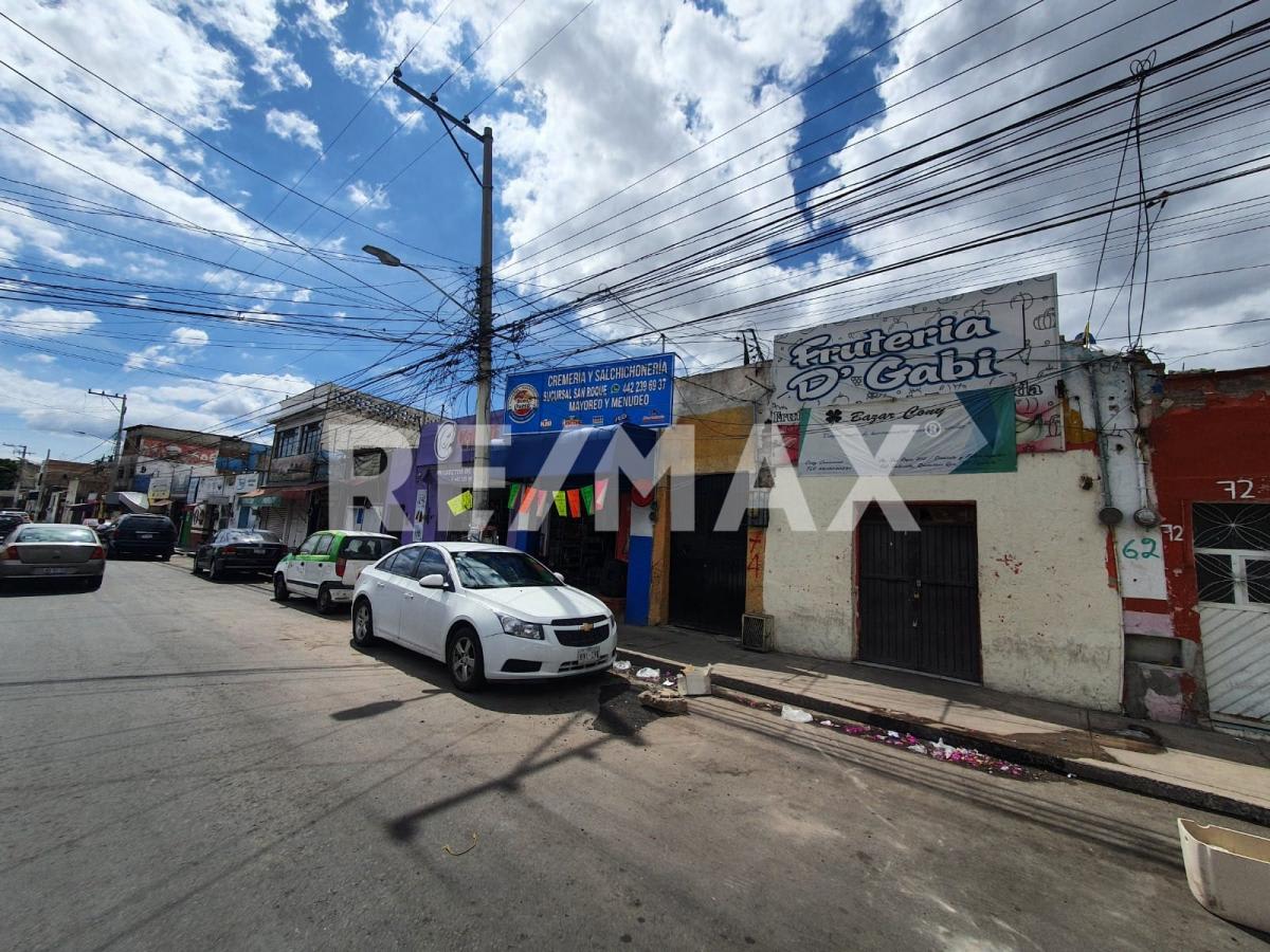 CASA - COMERCIAL EN VENTA