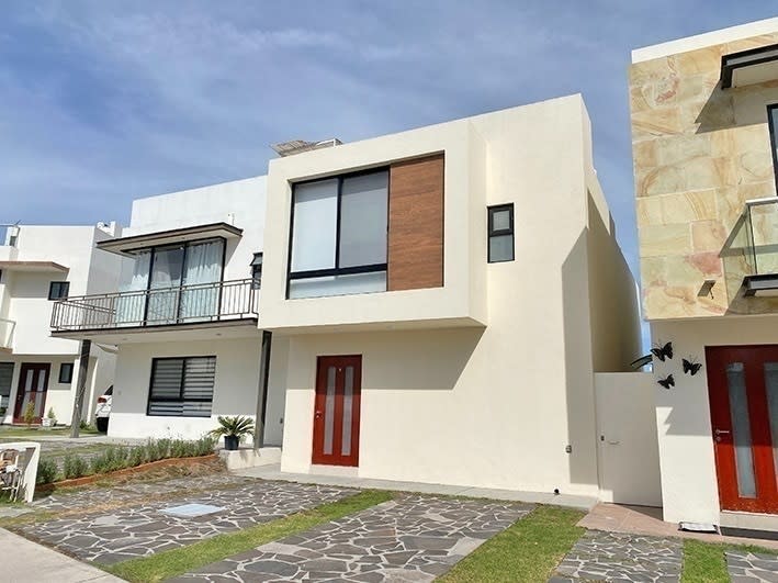 Casa en Cumbres Juriquilla, condominio con alberca