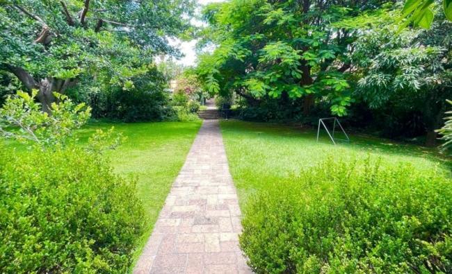 Imagen 2 de Se VENDE casa como terreno comercial en  Acapatzingo.