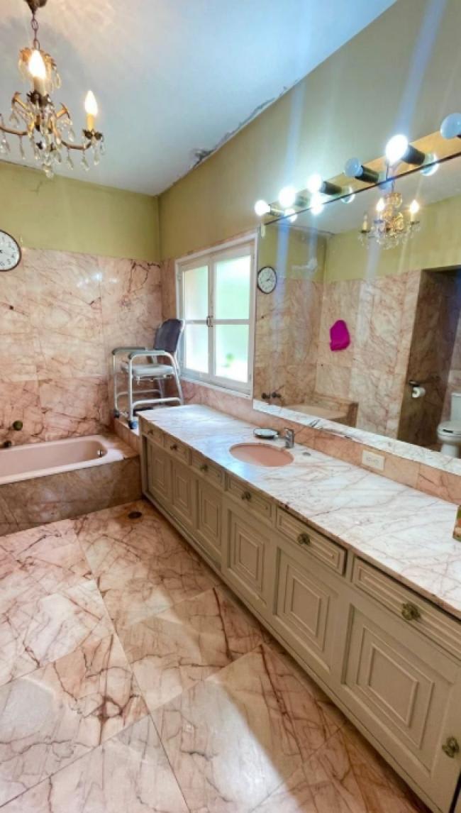 Imagen 17 de Se VENDE casa como terreno comercial en  Acapatzingo.