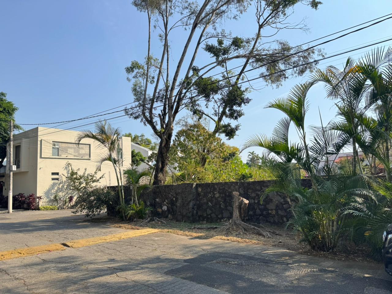 TERRENO EN VENTA EN FRACC. EXCLUSIVO  LOMAS DE VISTAHERMOSA