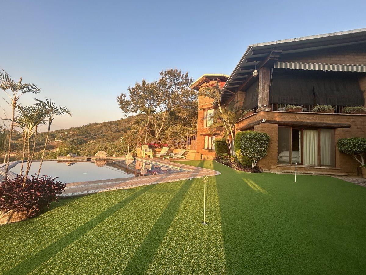 En VENTA casa en Fraccionamiento y Club de golf San Gaspar Jiutepec, Mor.