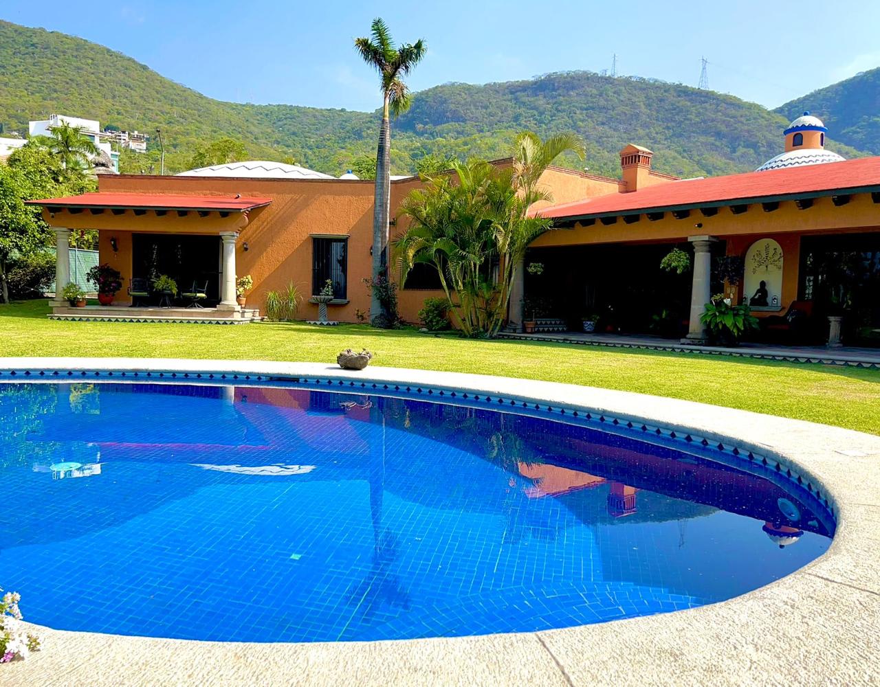 Imagen 3 de En VENTA Casa estilo Hacienda en Club de golf San Gaspar, Jiutepec Morelos.