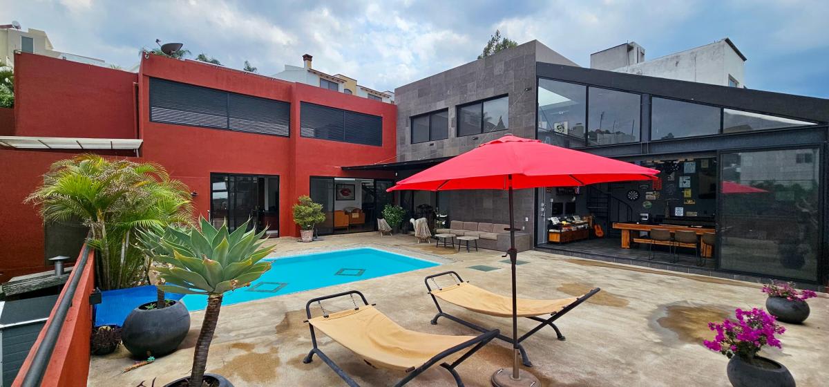Casa con Alberca en Fraccionamiento Real de Tetela